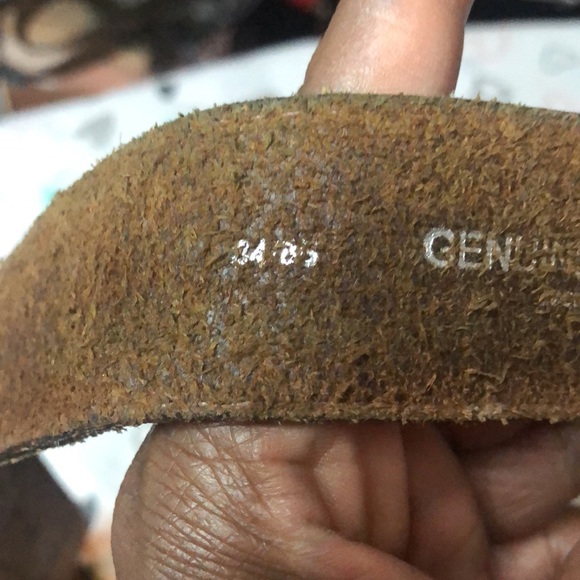 WRANGLER brown floral embossed genuine leather men’s belt. Size 34. - Picture 6 of 9